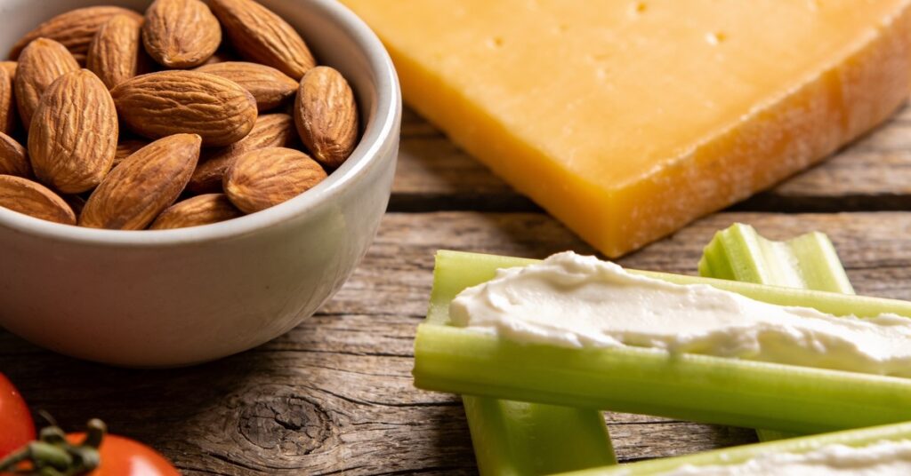 Low carb snacks: 10 delicious and easy ideas to fuel your day